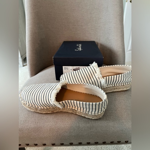 NWT Splendid “Lily” blue and cream striped esperadrilles. Size 8.5 - Picture 2 of 3
